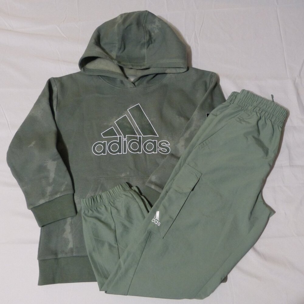 Boys Adidas Green hooded sweatshirt and Pants Size XS SIZE 7